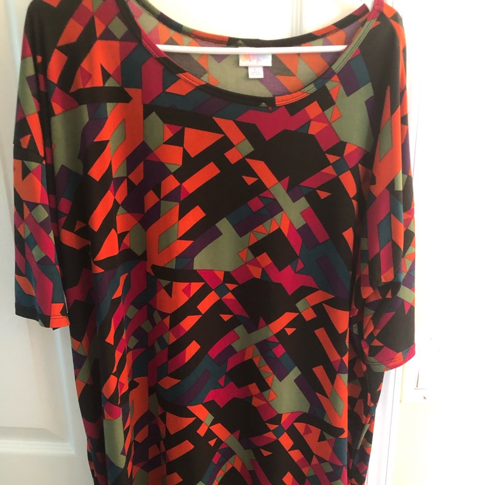 LulaRoe Irma shirt